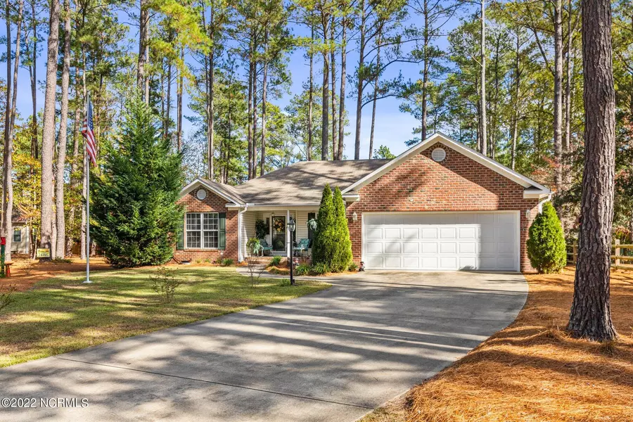 47 Sunset DR, Whispering Pines, NC 28327