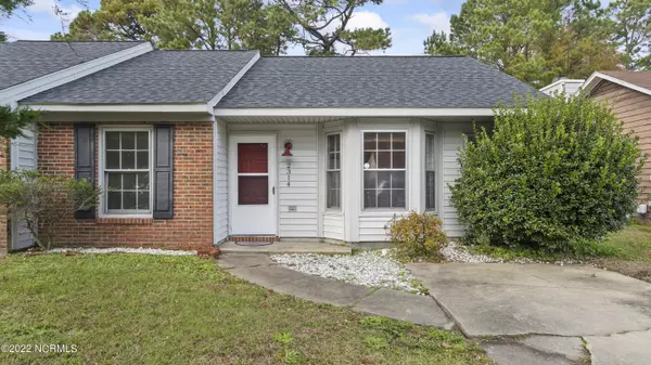 2314 Knollwood LN, Midway Park, NC 28544