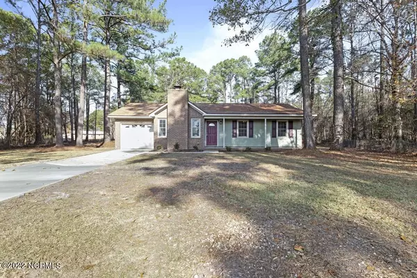 305 Pinewood Court, Jacksonville, NC 28546