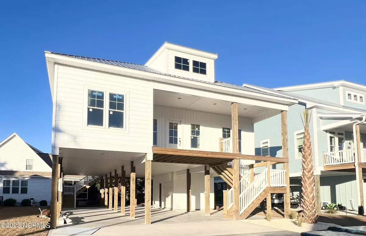 Carolina Beach, NC 28428,103 Island Palms DR