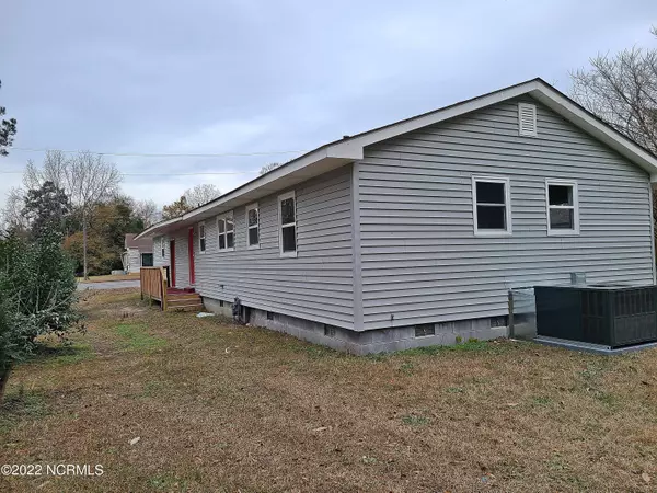 Clinton, NC 28328,102 Robinson CIR