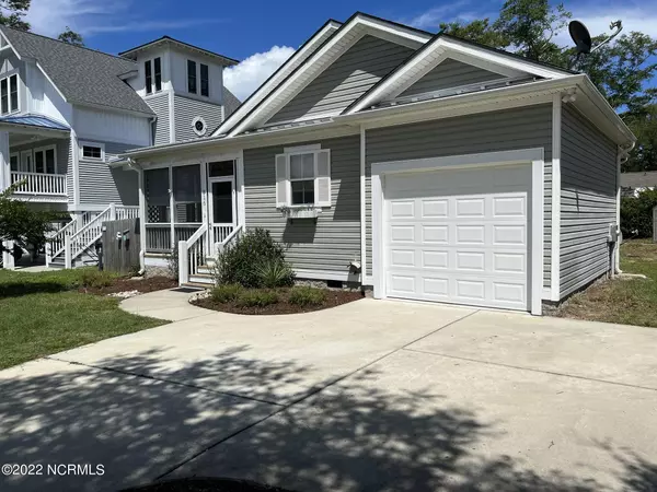 316 NE 59th Street, Oak Island, NC 28465