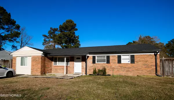 Jacksonville, NC 28540,507 Holly Court