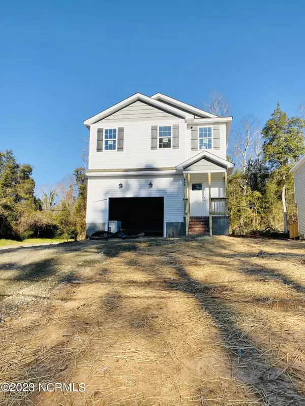 911 W New York Avenue, Southern Pines, NC 28387