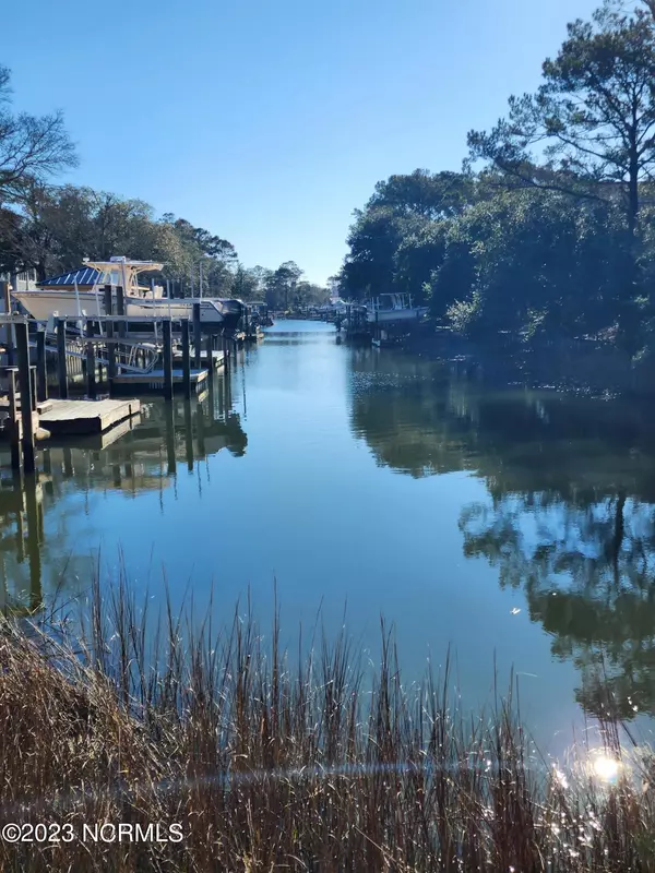 Oak Island, NC 28465,105 SW Yacht Drive