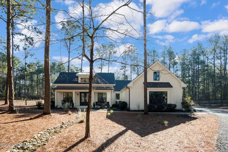 6 Hobkirk CT, Pinehurst, NC 28374