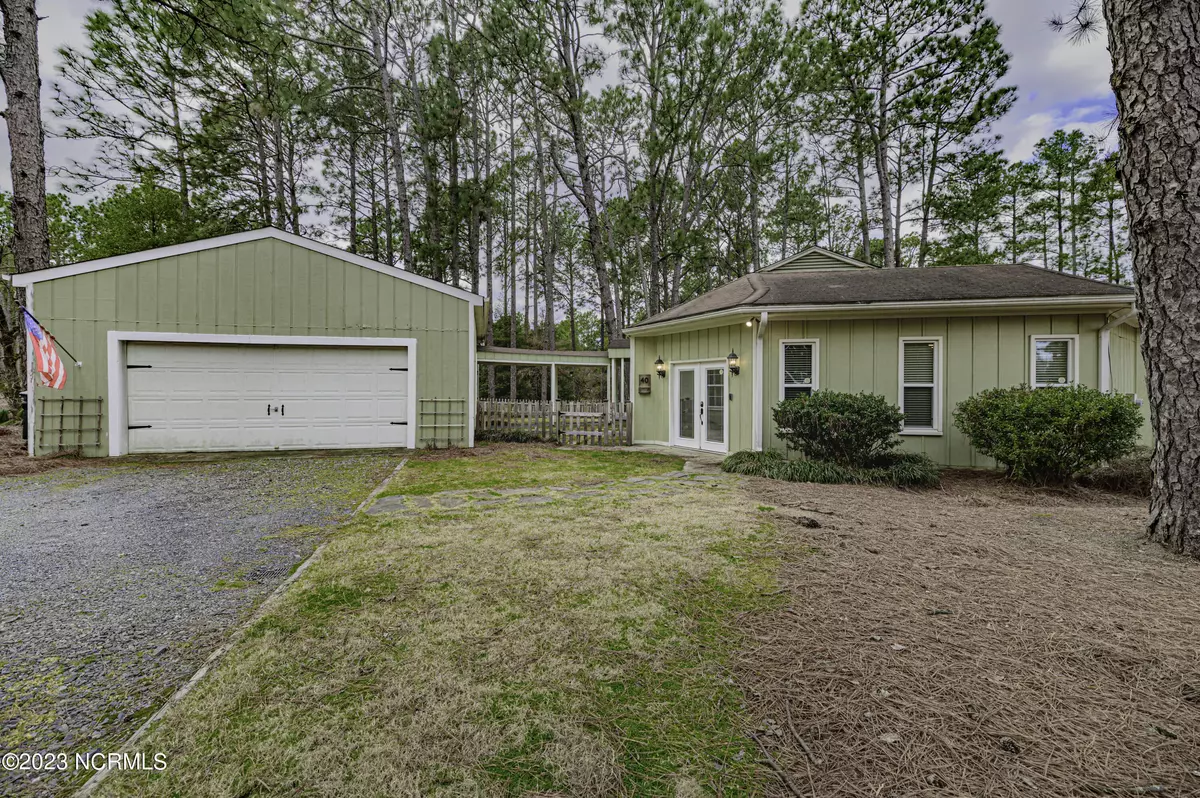 Whispering Pines, NC 28327,40 Windsong Place