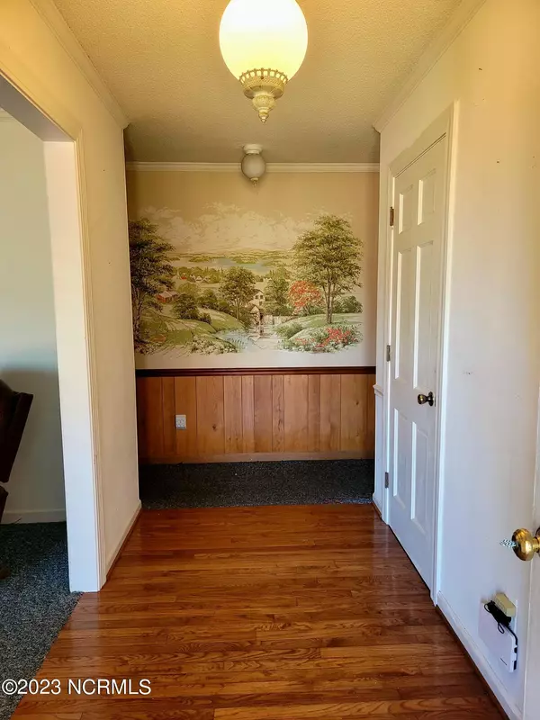 Mount Olive, NC 28365,109 Crest DR
