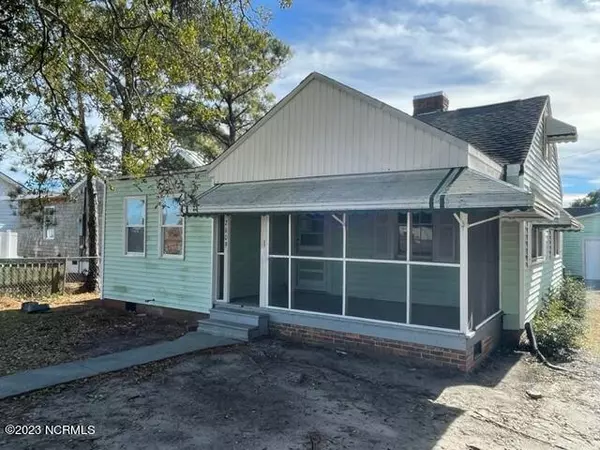 2609 Arendell Street, Morehead City, NC 28557