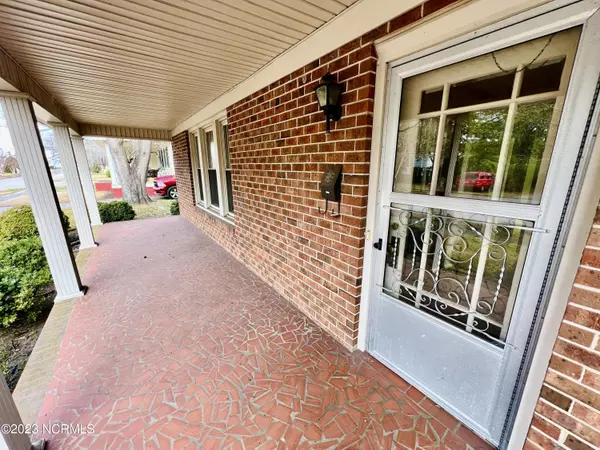 Williamston, NC 27892,108 N Watts ST