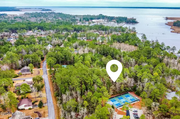 New Bern, NC 28560,703 Davy Jones CT