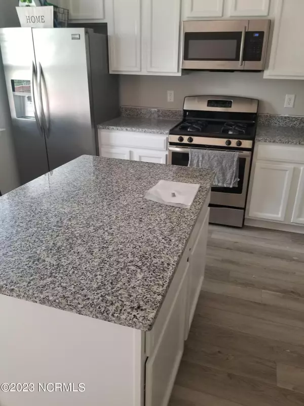 Apex, NC 27502,1211 Haywards Heath LN