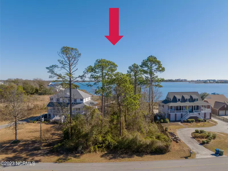 1103 Chadwick Shores Drive, Sneads Ferry, NC 28460