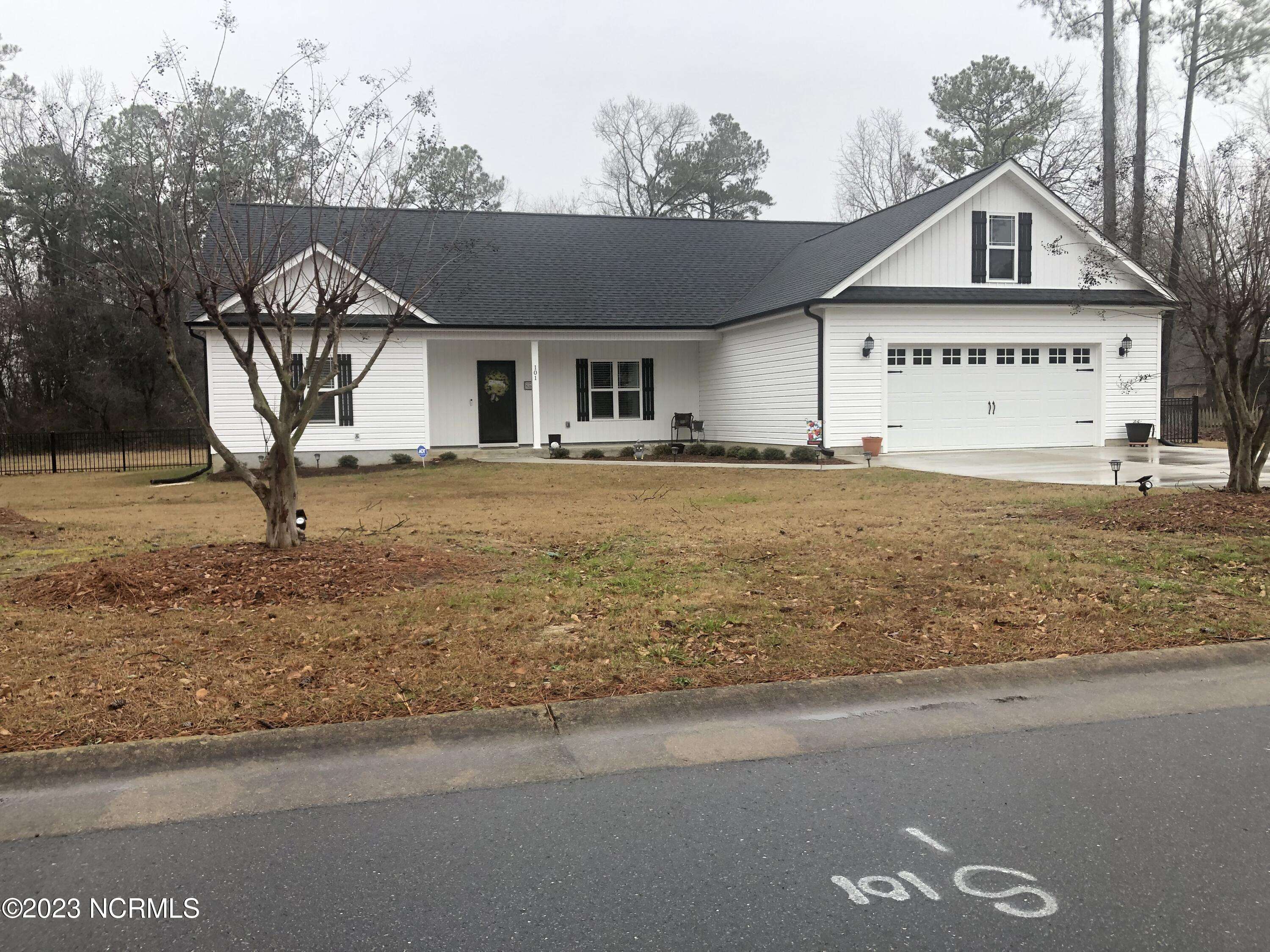 209 Dobbs DR SE,  La Grange,  NC 28551