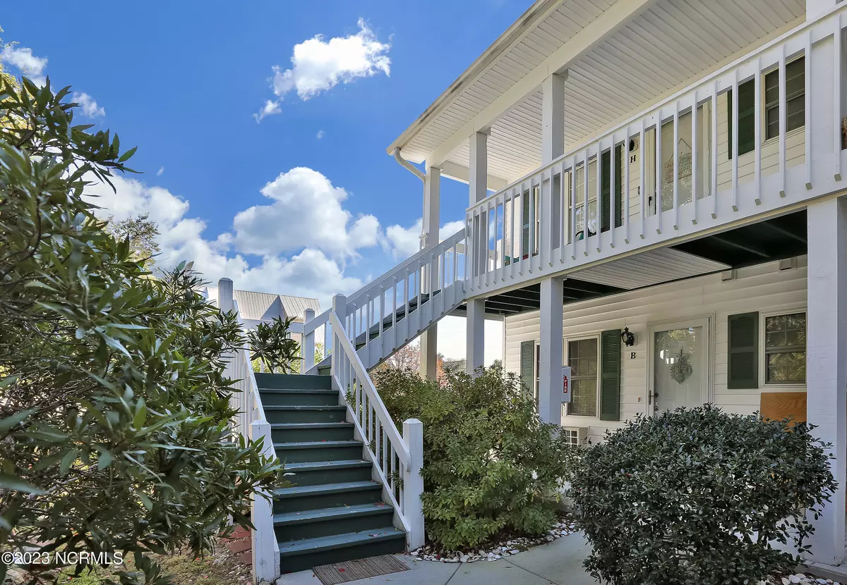 Carolina Beach, NC 28428,300 Spencer Farlow DR #H