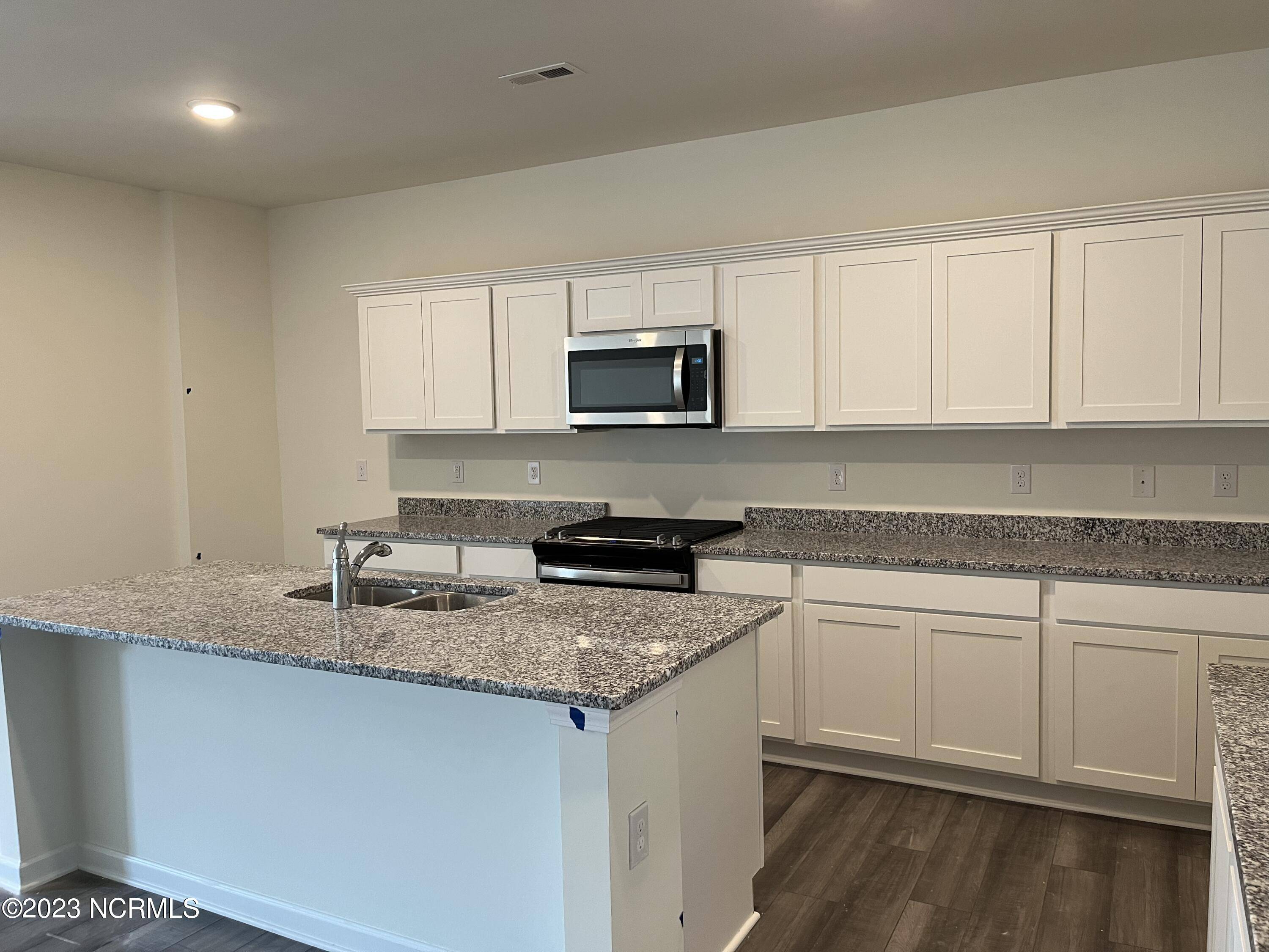 New Bern, NC 28562,1002 Rodanthe DR