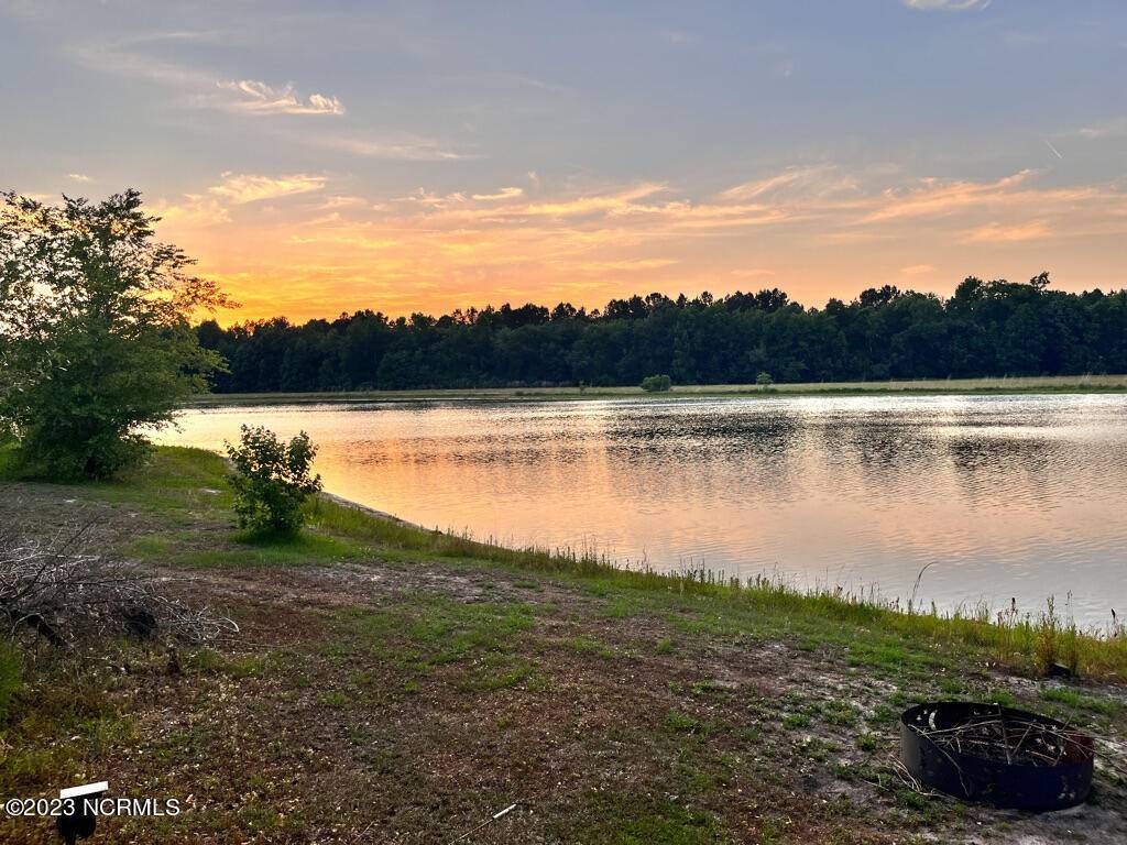 375 Deep Bottom RD, Wallace, NC 28466