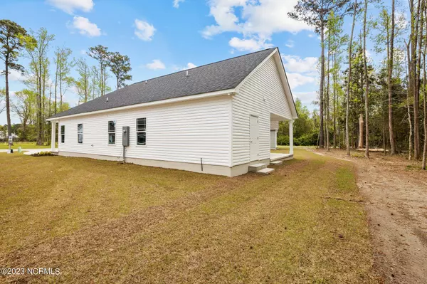 Oriental, NC 28571,324 Camp Creek DR