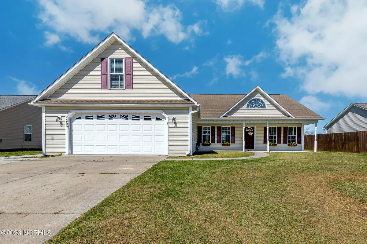 Richlands, NC 28574,209 Cherry Blossom Drive