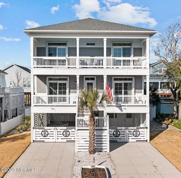 107 SE 54th ST, Oak Island, NC 28465