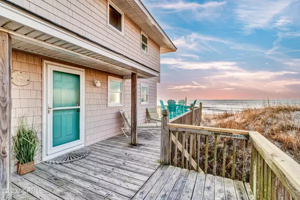 North Topsail Beach, NC 28460,110 Topsail RD