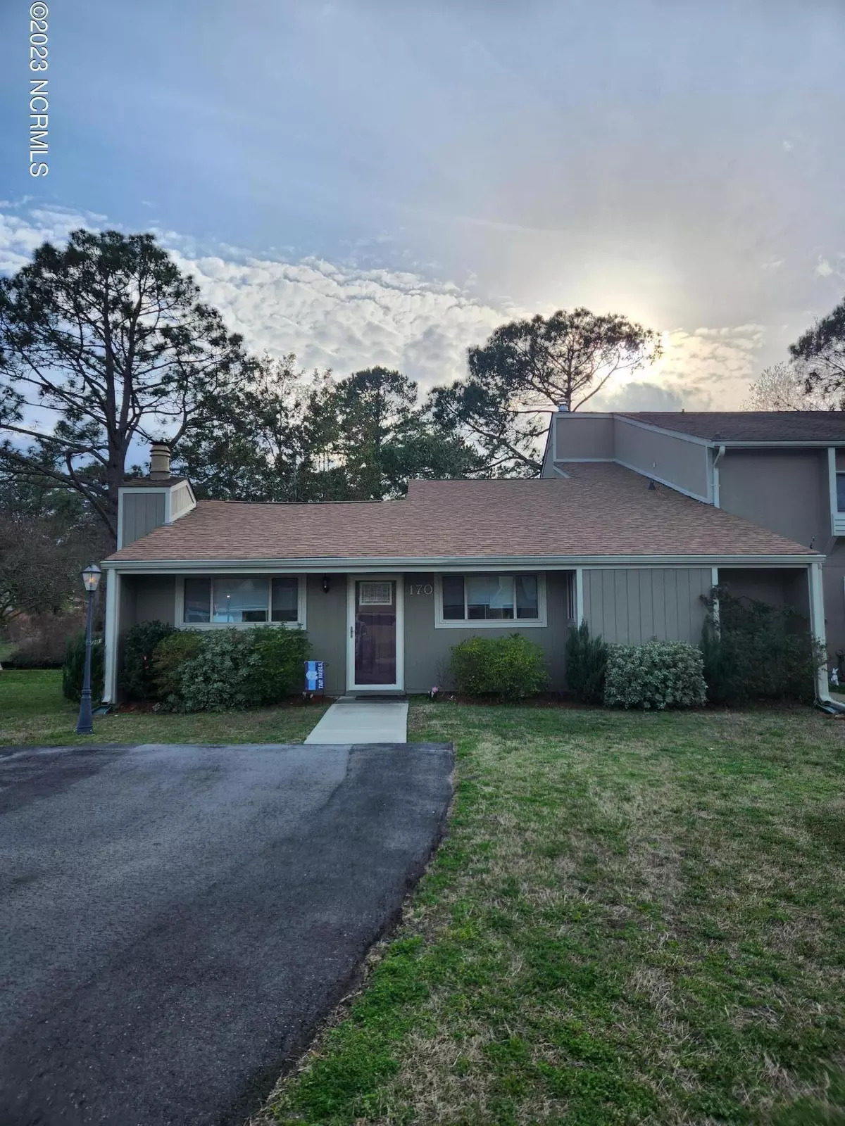 New Bern, NC 28562,170 Quarterdeck