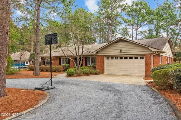 Whispering Pines, NC 28327,11 Par DR