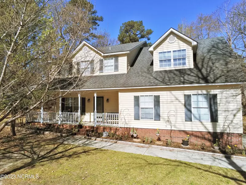 301 Stillwater CV, Jacksonville, NC 28546