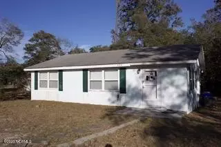 224 NE 46th Street, Oak Island, NC 28465