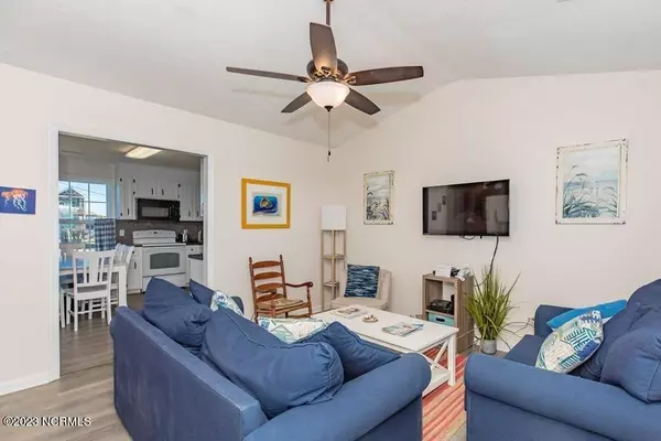 North Topsail Beach, NC 28460,553 Ocean DR