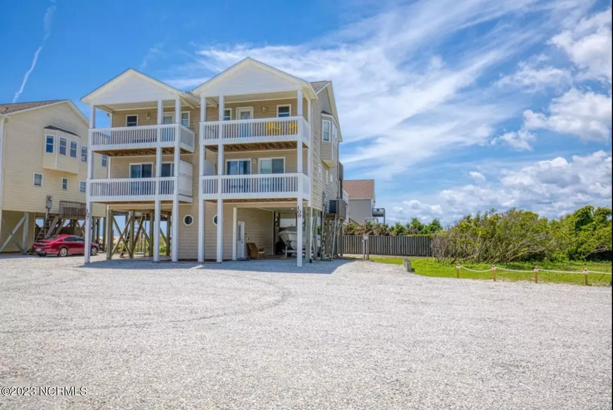 North Topsail Beach, NC 28460,109 Volusia Drive