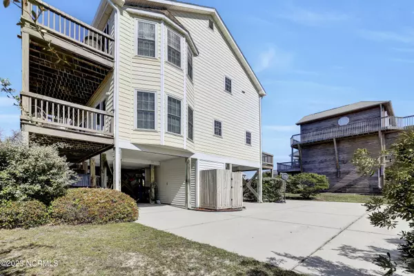 Surf City, NC 28445,816 S Topsail Drive #B