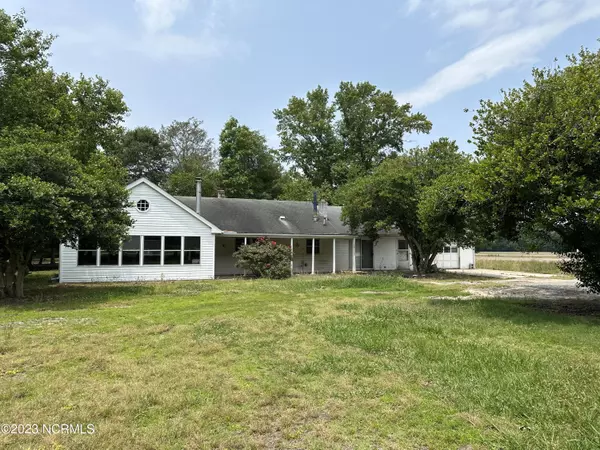 228 Gibbs Road W, Knotts Island, NC 27950