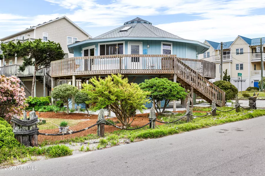 2 Banks Channel Court, Topsail Beach, NC 28445