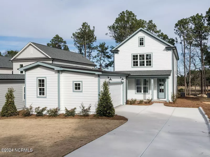 327 Braden RD, Southern Pines, NC 28387