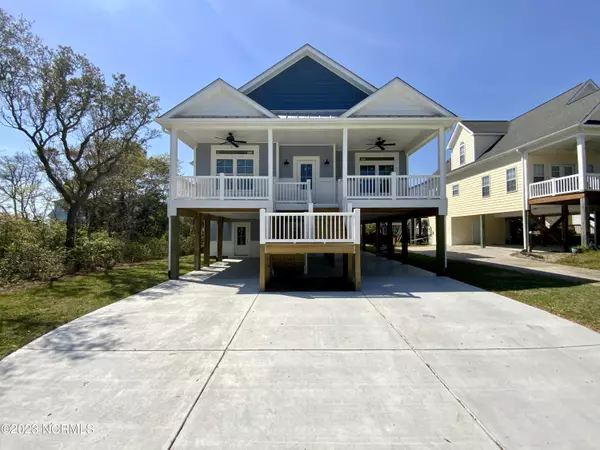 107 NE 51st Street, Oak Island, NC 28465