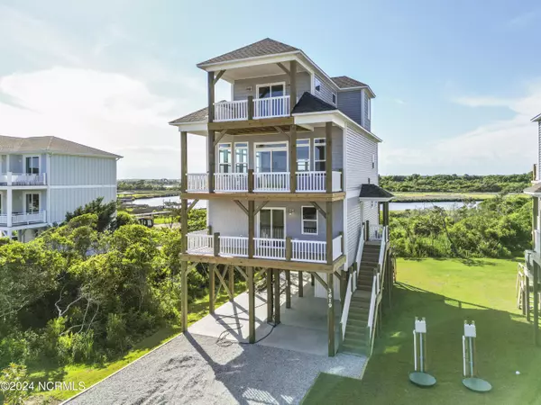 North Topsail Beach, NC 28460,3619 Island DR