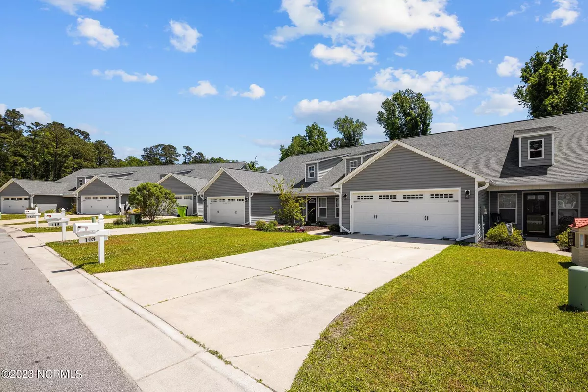 New Bern, NC 28562,108 Catfish Court