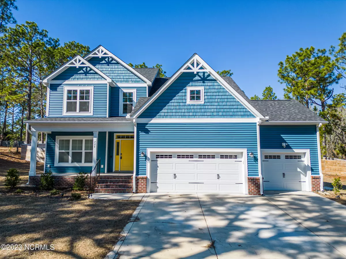 Southern Pines, NC 28387,726 Fairway DR