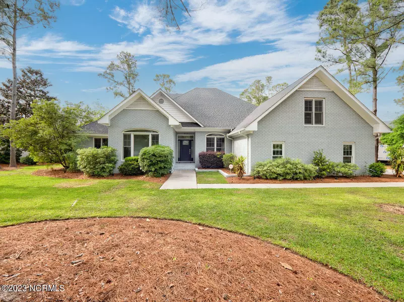 8613 Vintage Club Drive, Wilmington, NC 28411