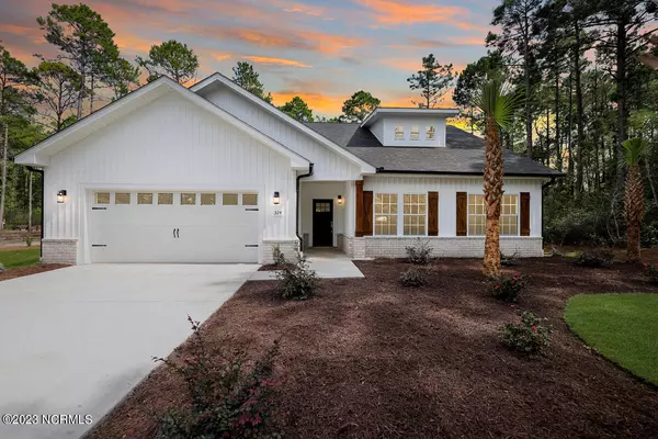 334 Pineknoll Drive, Calabash, NC 28467