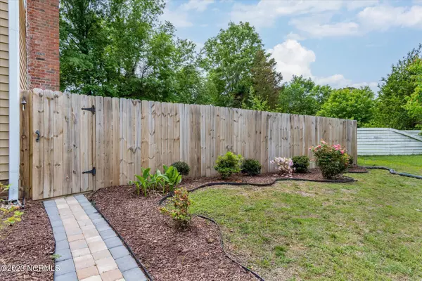 511 Derby Place Zebulon, NC 27597