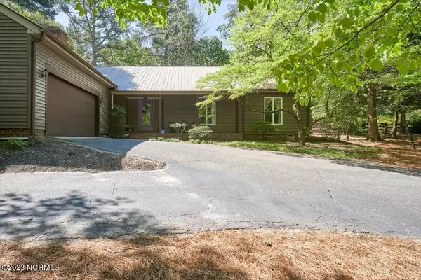 Southern Pines, NC 28387,115 James Creek RD