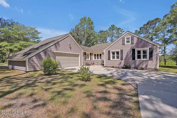 357 S Shore DR, Southport, NC 28461