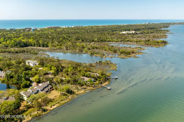 Pine Knoll Shores, NC 28512,3 West CT