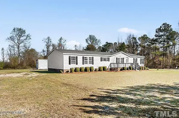 6890 Harper House RD, Newton Grove, NC 28366