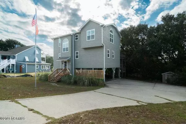 106 Wyndward CT, Emerald Isle, NC 28594