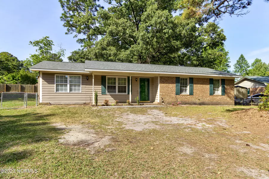 1313 Carlyle LN, Wilmington, NC 28405