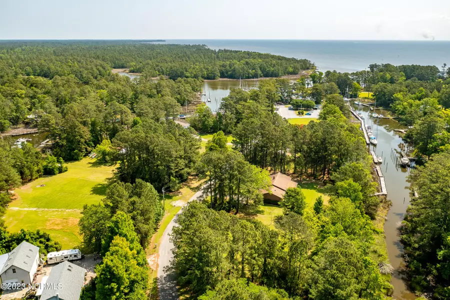 6008 Harbour Way, Oriental, NC 28571