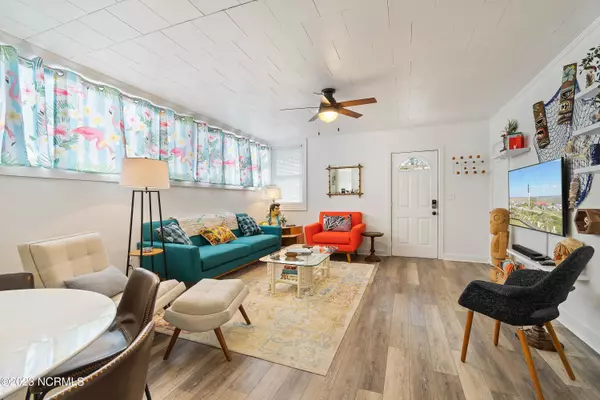 Oak Island, NC 28465,409 Barbee BLVD